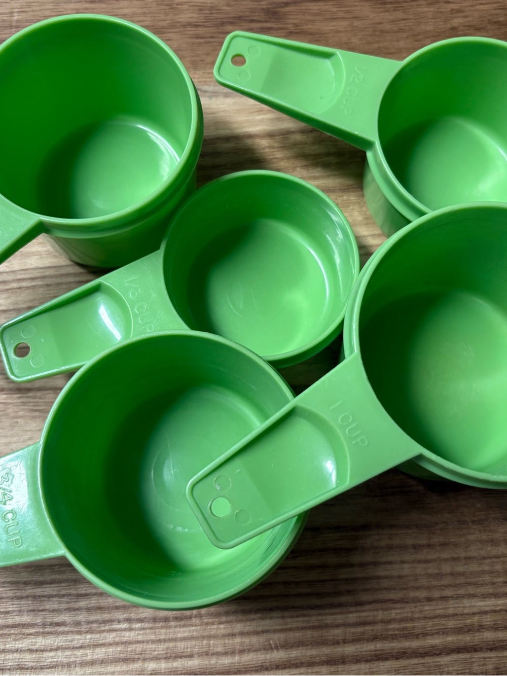 Tupperware Green Nesting Measuring Cups Set - Picture 2 of 4